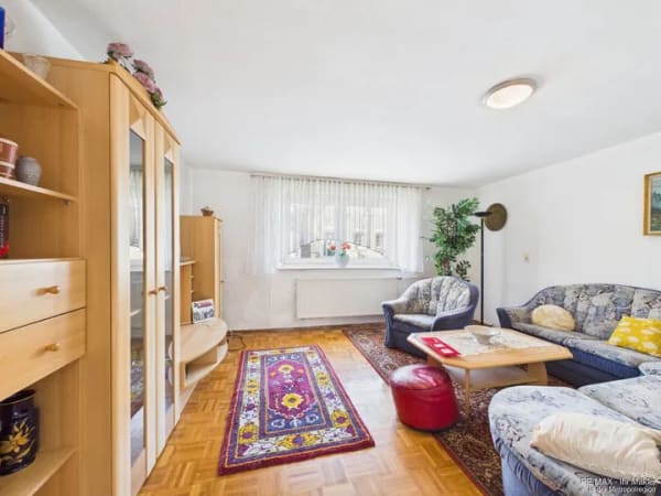 Immobilie in Scheinfeld - Viel Platz für Ihre Ideen – Charmantes Wohnhaus mit 10 Zimmern, Werkstatt, Garage und Garten - Bild 3