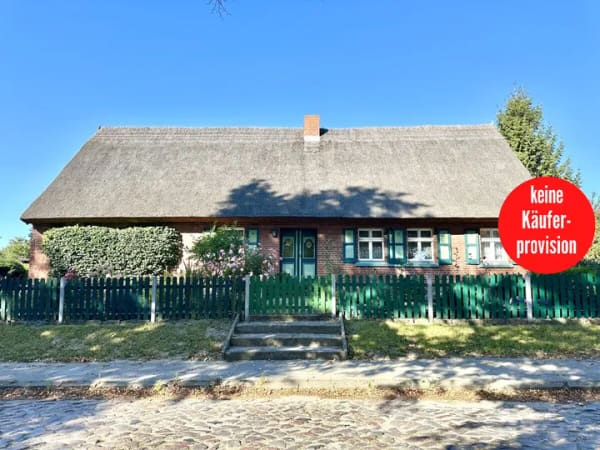 Immobilie in Spantekow - HORN IMMOBILIEN ++ RESERVIERT! charmantes Reetdachhaus mit Nebengebäude und schönem Grundstück - Bild 0