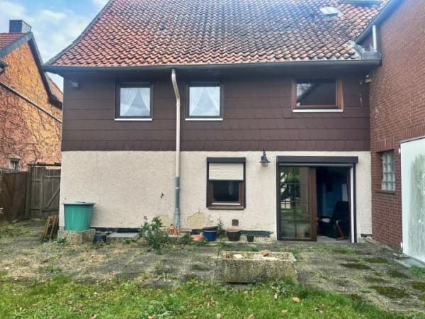 Immobilie in Schellerten - Großes Einfamilienhaus mit Balkon, Sauna und Garage in Schellerten-Wendhausen - Bild 1