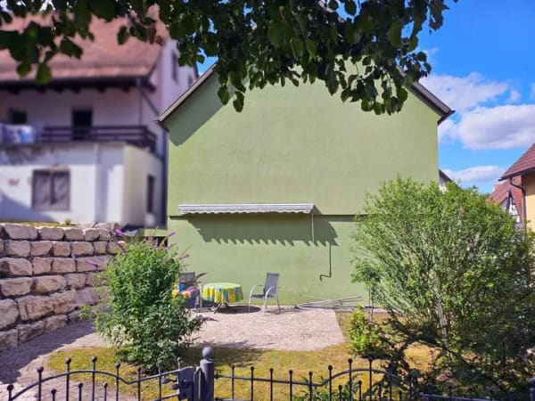 Immobilie in Neuhaus a.d.Pegnitz - Traditionelles Zweifamilienhaus in ruhiger Wohnlage von Neuhaus an der Pegnitz - Bild 1