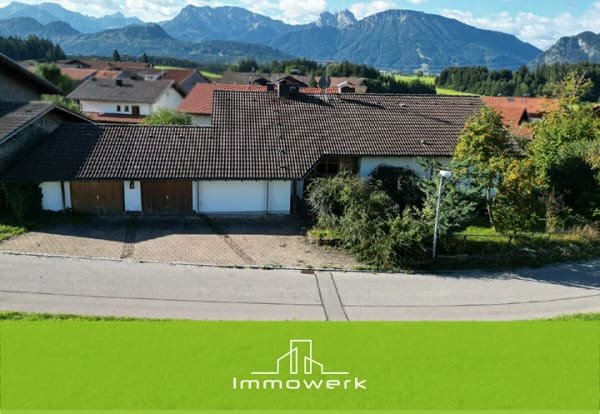 Immobilie in Eisenberg - Architektur mit Charakter: Großzügiges Einfamilienhaus in Ortsrandlage mit Wintergarten und Sauna - Bild 0