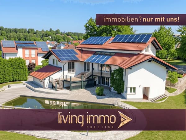 Immobilie in Hofkirchen - Traumhaftes Architektenhaus mit Schwimmteich, Doppel- und Tiefgarage in Hofkirchen - Bild 0