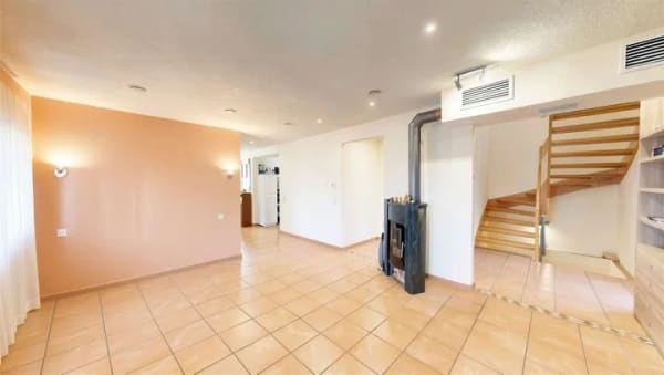 Immobilie in Isen - Einfamilienhaus in ruhiger Sackgassenlage, PV-Anlage, Doppelgarage und Wintergarten in Isen - Bild 1