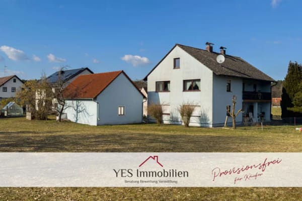 Immobilie in Pleinfeld - Großzügiges Zweifamilienhaus mit 2.700 m² Grundstück und Entwicklungsmöglichkeiten bei Pleinfeld - Bild 0