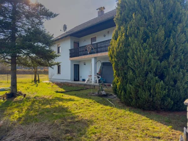 Immobilie in Pleinfeld - Großzügiges Zweifamilienhaus mit 2.700 m² Grundstück und Entwicklungsmöglichkeiten bei Pleinfeld - Bild 3