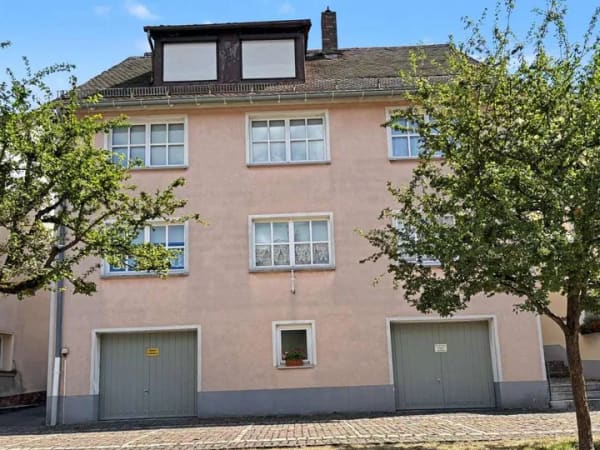 Immobilie in Creußen - Ansprechendes, teilvermietetes 3-Familienhaus im Ensembleschutz im Stadtkern von Creußen - Bild 1
