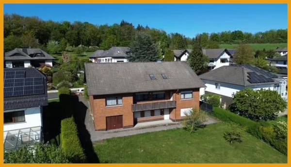 Immobilie in Romrod - PLATZ UND RUHE FÜR IHRE GROSSE FAMILIE!
KEINE KÄUFERPROVISION! - Bild 2