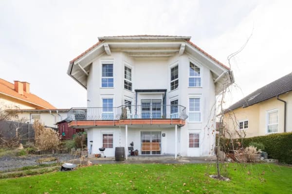 Immobilie in Horhausen (Westerwald) - Einfamilienhaus mit Einliegerwohnung, Doppelgarage und Garten. Willkommen in Horhausen! - Bild 4
