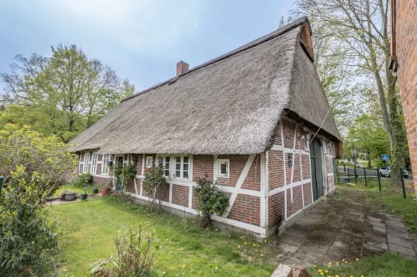 Immobilie in Dollern - Historisches Reetdachhaus im Dollener Ortskern sucht einen neuen Eigentümer! - Bild 3