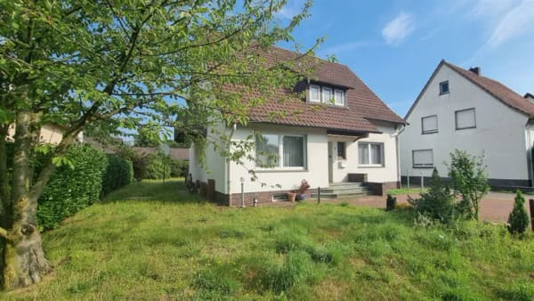 Immobilie in Rietberg - Handwerker aufgepasst – Großzügiges Familienhaus mit viel Potenzial auf ca. 971 m² Grundstück! - Bild 1