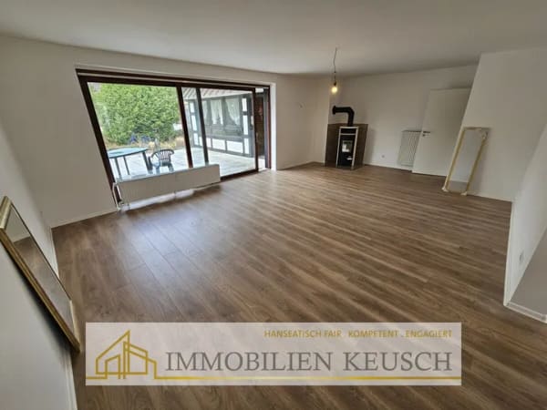 Immobilie in Barenburg - Blick ins Grüne, saniertes, großes 1-2 Fam.-Haus mit Kamin, neuen Bädern, Sonnenterra und Doppelgarage - Bild 1