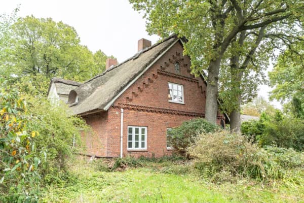 Immobilie in Kutenholz - Viel Platz und Möglichkeiten: Charmantes Ein- oder Zweifamilienhaus mit großer Scheune in Kutenholz - Bild 2
