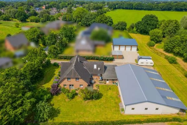 Immobilie in Ostenfeld (Husum) - Wohnen, Gewerbe & Rendite! Vielseitig nutzbares Immobilienensemble mit Halle & Garagen in Ostenfeld! - Bild 0