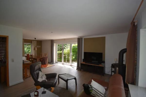 Immobilie in Norddeich - Niedrigenergie-Traum nahe der Nordsee: Großzügiges Vario-Self-Haus mit 900m² Grundstück, Kamin und 2 Terrassen! - Bild 3