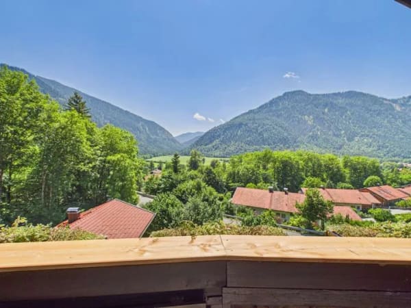 Immobilie in Bayrischzell - Ganz oben. Ganz besonders. – Dachgeschossdomizil mit traumhaftem Alpenpanorama in Bayrischzell - Bild 0