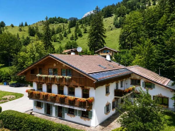 Immobilie in Bayrischzell - Ganz oben. Ganz besonders. – Dachgeschossdomizil mit traumhaftem Alpenpanorama in Bayrischzell - Bild 1