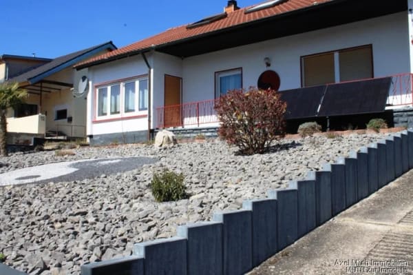 Immobilie in Gemmingen - OpenHouse 21.07 von16:00h-16:45h
Kommen Sie einfach vorbei!
Hier ist Platz für die Rasselbande - wo Kinderlachen Zuhause ist! - Bild 2