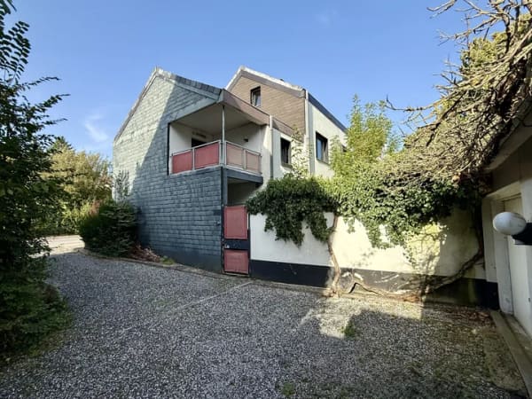 Immobilie in Fröndenberg/Ruhr - Fröndenberg-Mitte: Großzügiges Wohnhaus mit Doppelgarage – ideal zur individuellen Gestaltung! - Bild 2