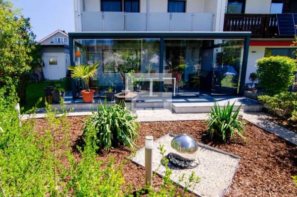 Immobilie in Höhenkirchen-Siegertsbrunn - Moderne Doppelhaushälfte 173 m² Wohnfläche, Doppelgarage, Wintergarten - Bild 1