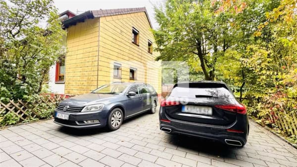 Immobilie in Steinheim - Modernisiertes Einfamilienhaus auf riesigem Grundstück mit Carport und Nebengebäude - Bild 3