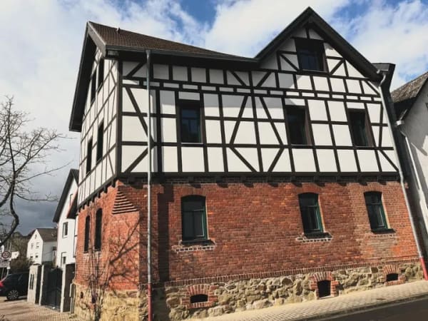 Immobilie in Lahnau - Kernsaniertes und gehobenes Einfamilienhaus mit und Luxus Küche und Bäder - ein Traum ! - Bild 0