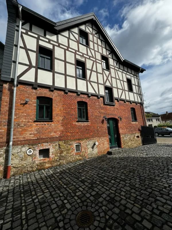 Immobilie in Lahnau - Kernsaniertes und gehobenes Einfamilienhaus mit und Luxus Küche und Bäder - ein Traum ! - Bild 1