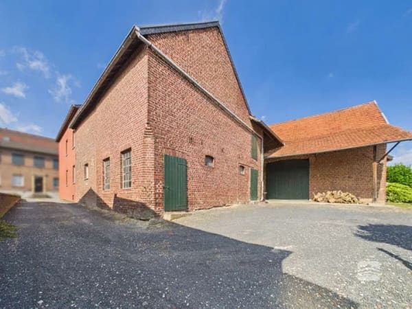 Immobilie in Heinsberg - REIMANN&WOLFF Heinsberg-Kirchhoven: "Ein Grundstück. Zwei Häuser. Unzählige Möglichkeiten." - Bild 2