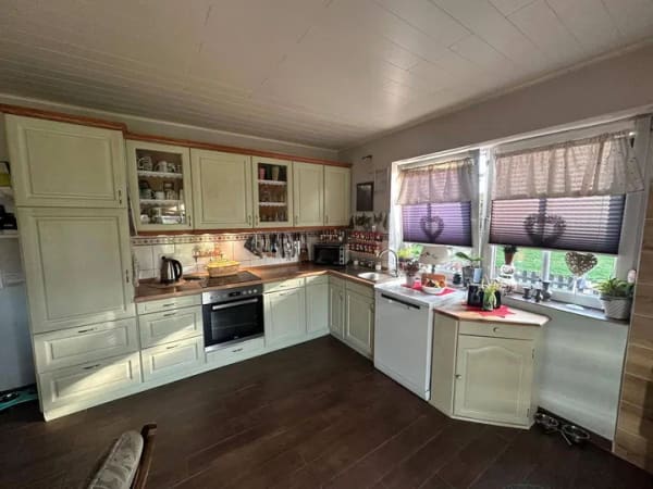 Immobilie in Leezdorf - Idyllisches Einfamilienhaus in ländlicher Lage in Leezdorf mit einem 10.000 m² großen Grundstück - Bild 1