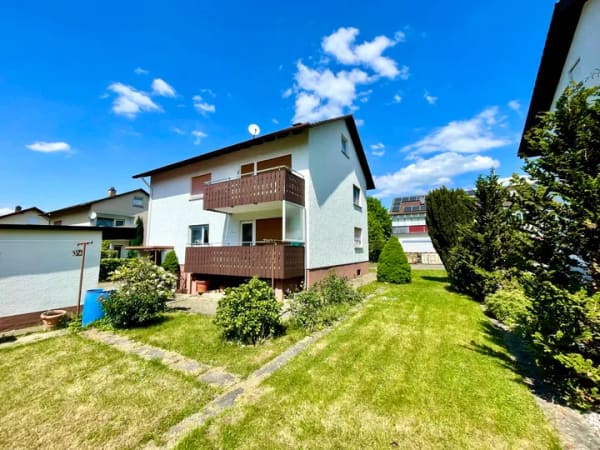 Immobilie in Ottersweier - SELTENE GELEGENHEIT IN OTTERSWEIER: Großzügiges Zweifamilienhaus mit Garten, große Doppelgarage - Bild 1