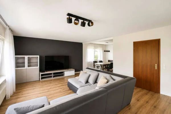 Immobilie in Burgwald - Wohnen auf einer Ebene - Exklusiver Bungalow mit Platz für die ganze Familien - Bild 2