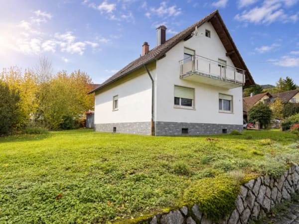 Immobilie in Offenburg - Altbau! Sanierung zum KFW - Effizenzhaus ! ab monatlicher Gesamtrate von ca. 2000 €! - Bild 0