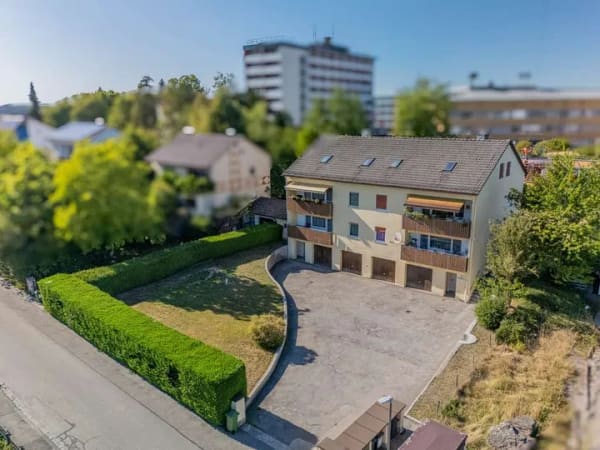 Immobilie in Ebersberg - Gepflegte 2-Zimmer-Dachgeschosswohnung mit Potenzial - KAUF GEGEN GEBOT - - Bild 0
