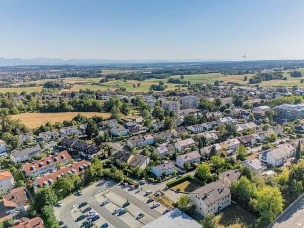 Immobilie in Ebersberg - Gepflegte 2-Zimmer-Dachgeschosswohnung mit Potenzial - KAUF GEGEN GEBOT - - Bild 2