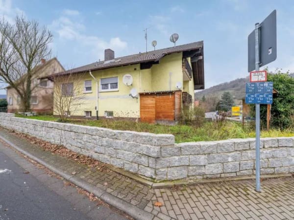 Immobilie in Breuberg - Eigennutzung oder Kapitalanlage: Teilvermietetes 3-Familienhaus in Breuberg - Bild 1