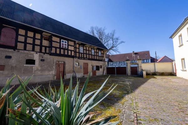 Immobilie in Elsteraue - Dreiseitenhof mit Charme ! Authentisch, großzügig, wandlungsfähig – ein Ort für IHRE Visionen ! - Bild 1