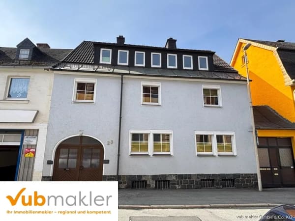 Immobilie in Naila - Reihenmittelhaus in zentraler Lage von Naila bietet ein großzügiges Zuhause - Bild 0