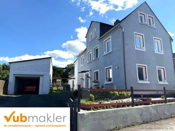 Immobilie in Selbitz - Einfamilienhaus in Selbitz – Garten, Terrasse, Kamin und Garage auf 441 m² Grundstück - Bild 0