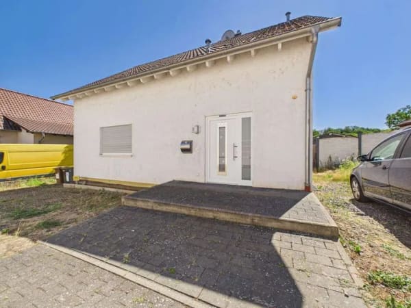Immobilie in Nieder-Hilbersheim - Viel Platz für die Familie! Gepflegtes Einfamilienhaus mit Garten zum Kauf in Nieder-Hilbersheim! - Bild 0