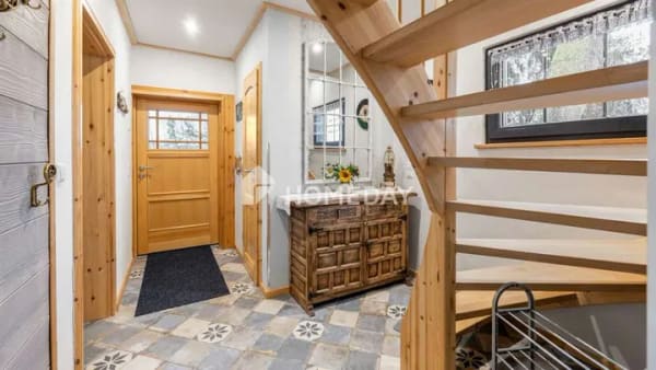 Immobilie in Saal - Wohnen auf zwei Ebenen – Einfamilienhaus mit Balkon, Terrasse und Garten - Bild 3