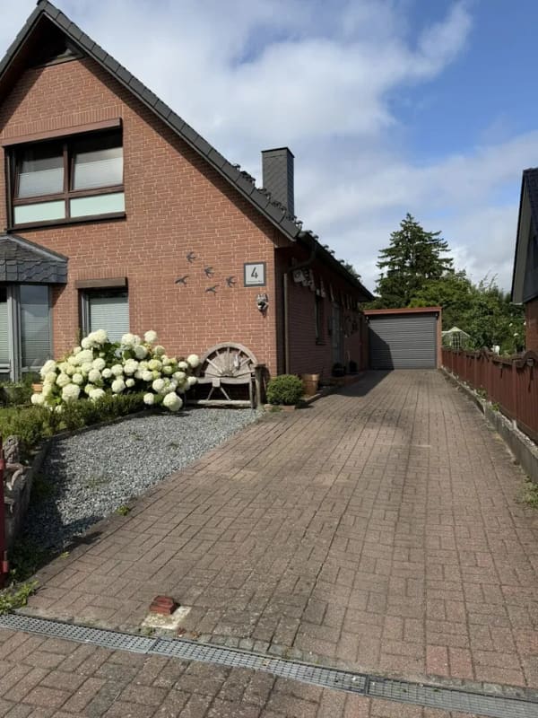 Immobilie in Lütjenburg - Zentral in Sackgassenlage gelegenes Einfamilienhaus - Bild 2