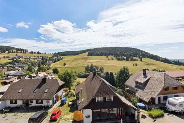 Immobilie in Todtnau - Vermietete 2,5- Zimmer Wohnung mit Balkon und Dachterrasse. - Bild 2