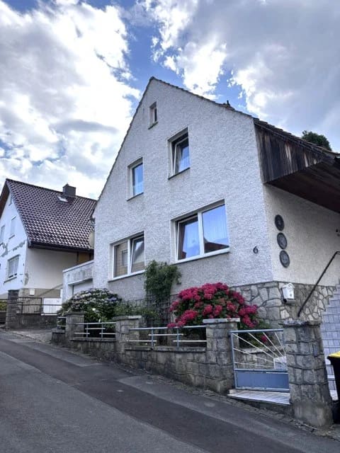 Immobilie in Delligsen - Familienleben mit Gartenglück, Kachelofen und vielseitigen Rückzugsorten in Delligsen - Bild 0