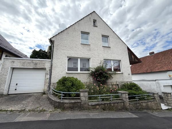 Immobilie in Delligsen - Familienleben mit Gartenglück, Kachelofen und vielseitigen Rückzugsorten in Delligsen - Bild 1