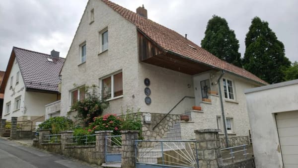 Immobilie in Delligsen - Familienleben mit Gartenglück, Kachelofen und vielseitigen Rückzugsorten in Delligsen - Bild 4