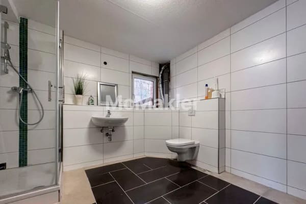 Immobilie in Hollfeld - Einzigartiges Anwesen in Hollfeld – Wohnen, Gewerbe und enormes Entwicklungspotenzial - Bild 1