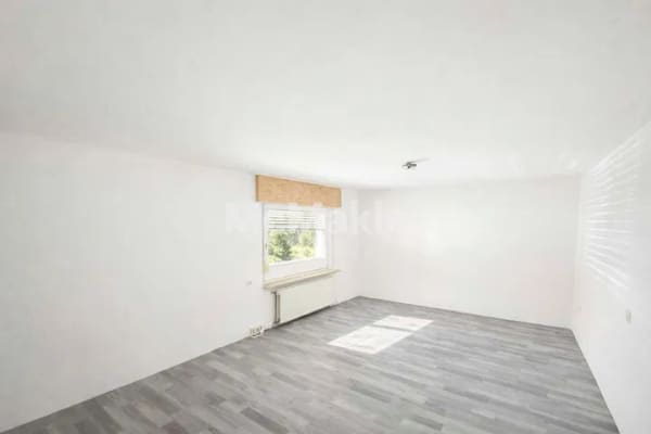 Immobilie in Wadersloh - Sanierungsprojekt mit Substanz: Zweifamilienhaus mit Ausbaureserve und großem Potenzial in Wadersloh - Bild 2