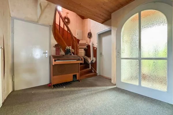 Immobilie in Eggolsheim - Sanierungsbedürftiges Einfamilienhaus mit viel Platz und großem Grundstück in Eggolsheim - Bild 3