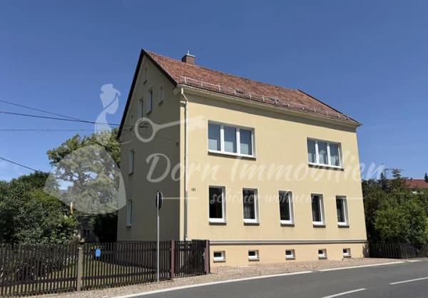 Immobilie in Lichtentanne - Viel Platz für die Familie: Zweifamilienhaus in Stenn im Verkauf - Bild 0