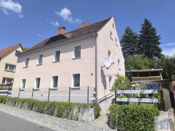 Immobilie in Zittau - Charmantes Einfamilienhaus in Hanglage mit Weitblick – viel Potenzial zur individuellen Gestaltung - Bild 0