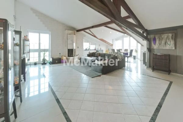 Immobilie in Bedburg - Wohngefühl wie im eigenen Haus – Eigentumswohnung mit Kamin, Garten und 2 Balkonen in Bedburg-Rath - Bild 1
